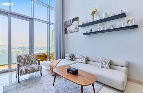 Dubai Maritime City Apartamento | bnbme - Luxury 3BR Sea View Apt Balcony Pool Gym Kids Play Area Near Jumeirah