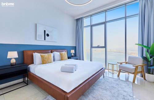 Dubai Maritime City Apartamento | bnbme - Luxury 3BR Sea View Apt Balcony Pool Gym Kids Play Area Near Jumeirah