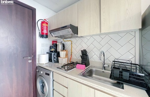 Ajman Apartamento | bnbme | Midtown By Deyaar Afnan District | STUDIO