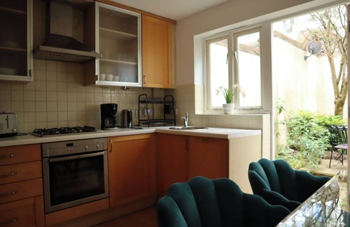 Bunhill Apartamento | BnBNook - 4BR Townhouse - West End and Farringdon