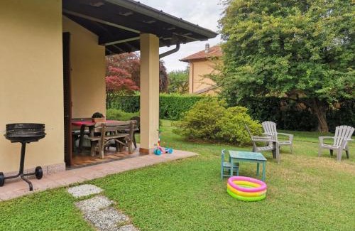 Travedona-Monate Villa | Bnbook Villa Biancospino