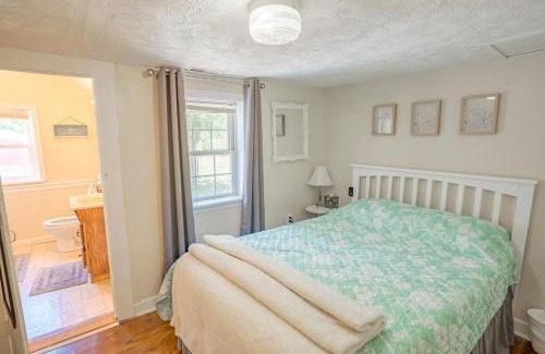 Red Mill Pond Casa | BnBs Dog Friendly Cottage