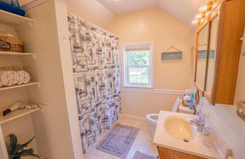 Red Mill Pond Casa | BnBs Dog Friendly Cottage