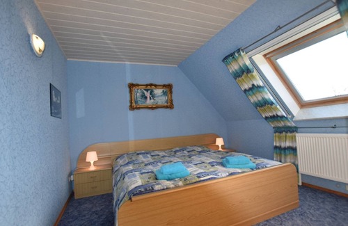 Kroepelin Apartamento | Espacioso apartamento en Kröpelin con terraza privada