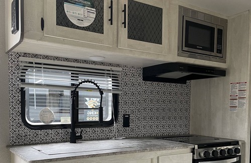 Anderson Casa | Bo Duke - Camper for Rent, Delivery Available