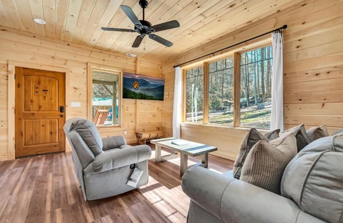 Cosby Casa | Bo's Carriage House - private 36-acre resort with 6 homes amazing waterfall