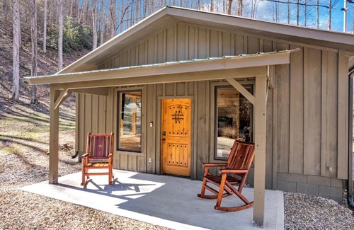 Cosby Casa | Bo's Carriage House - private 36-acre resort with 6 homes amazing waterfall