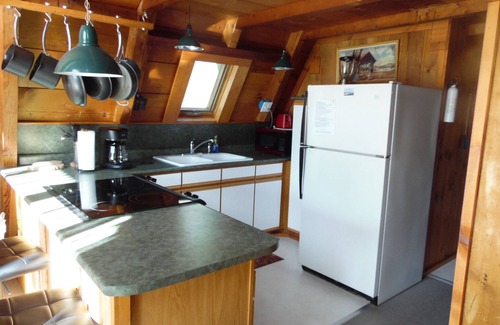 Oscoda Cabina | Board Walk Beach 2 Tree House one of 3 cabins on Lake Huron