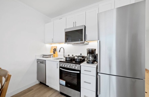Atlantic City Apartamento | Boardwalk 2BR 3BA Condo by CozySuites