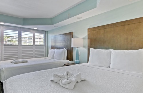 Davis Hotel | Boardwalk Inn and Suites