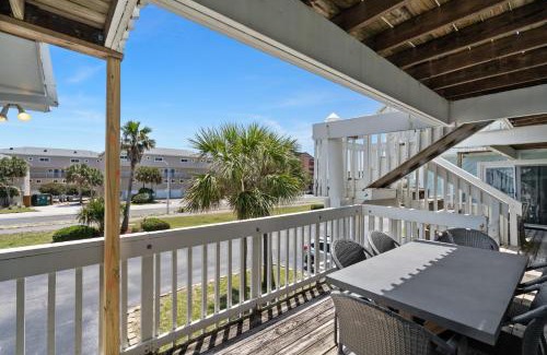 Pensacola Beach Casa | Boardwalk Unit A4
