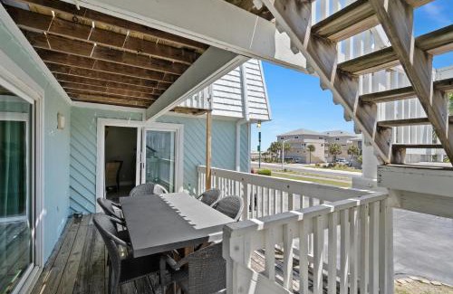 Pensacola Beach Casa | Boardwalk Unit A4