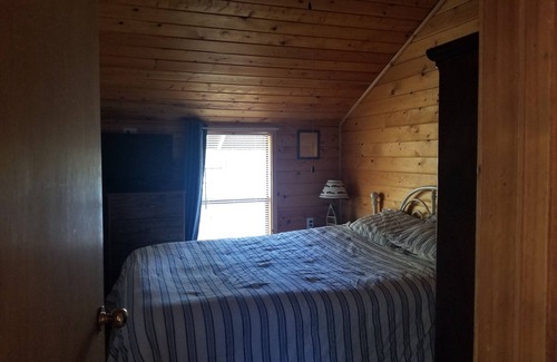 Rathdrum Cabina | BOAT ACCESSIBLE ONLY. Lake front secluded cabin. You must have access to a boat