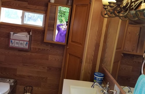 Rathdrum Cabina | BOAT ACCESSIBLE ONLY. Lake front secluded cabin. You must have access to a boat