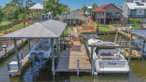 Holiday Beach Casa | Boat dock and jet ski pad! bring your boat!