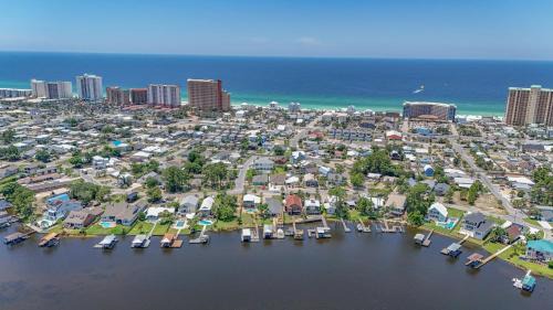Holiday Beach Casa | Boat dock and jet ski pad! bring your boat!