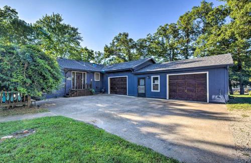 Gravois Mills Casa | Boat Dock and Slides Lakefront Gravois Mills Home