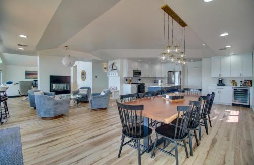 Grove Casa | Boat Dock and Waterfront Patio Grove Hideaway!
