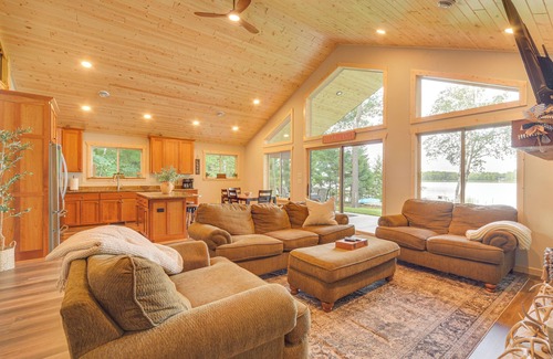 Siren Cabina | Boat Dock, BBQ & Fireside Fun: Clam Lake Cabin