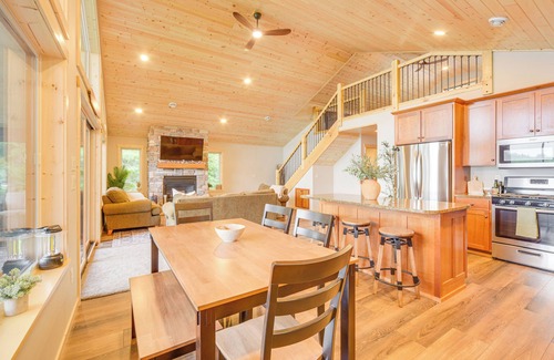 Siren Cabina | Boat Dock, BBQ & Fireside Fun: Clam Lake Cabin
