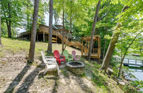 Dandridge Casa | Boat Dock Family-Friendly Douglas Lake Home!