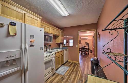 Dennis Apartamento | Boat Dock & Fire Pit: 'Sunset Cove' Lakefront Gem