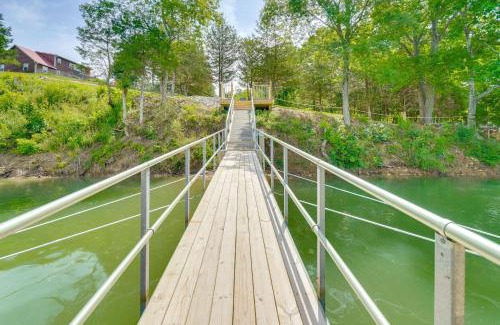 Dandridge Casa | Boat Dock Pet-Friendly Douglas Lake Getaway!