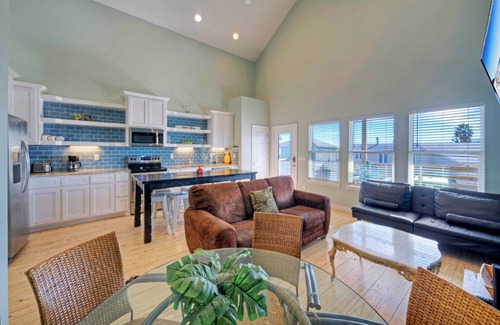 Flour Bluff Casa | Boat Dock & Pool | Private Fishing Village | Roseate Spoonbill by AvantStay