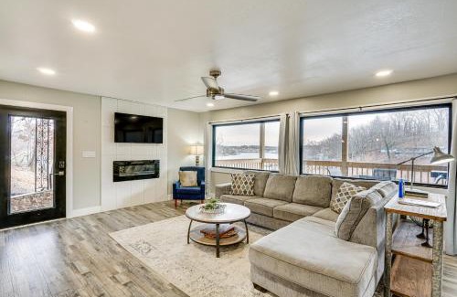 Lake Ozark Casa | Boat Dock Waterfront Lake of the Ozarks Home