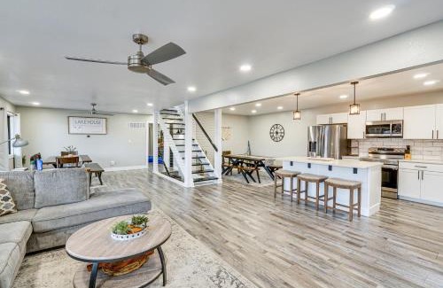 Lake Ozark Casa | Boat Dock Waterfront Lake of the Ozarks Home