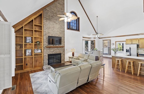 Ninety Six Casa | Boat Drinks: Updated home in great neighborhood on Greenwood side