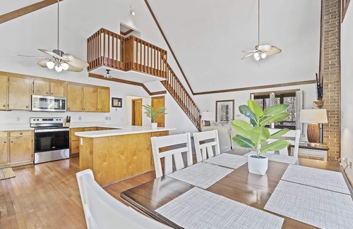 Ninety Six Casa | Boat Drinks: Updated home in great neighborhood on Greenwood side