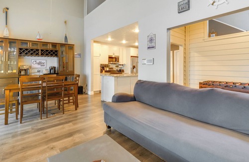 West Livingston Casa | Boat & Fish: Gem w/Water Views on Lake Livingston