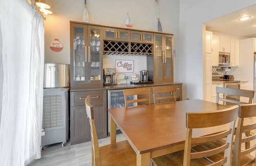 West Livingston Casa | Boat & Fish: Gem w/Water Views on Lake Livingston