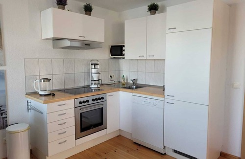 Ostvorpommern Alquiler De Eote | Casa flotante con vistas al lago, terraza privada y Wi-Fi