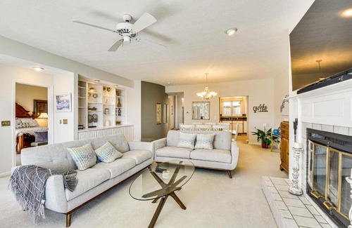 Salem Apartamento | Boat, Golf and Swim Keowee Key Condo with Lake Views