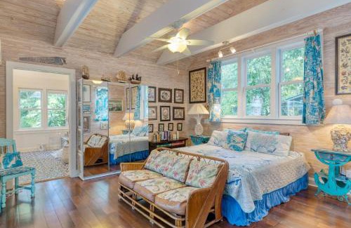 Key West Historic District Casa | Boat House by AvantStay Character Cottage Central Location w Shared Pool Month Long Stays