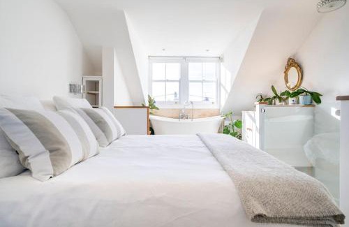 Whitstable Casa | Boat House, Relax in a Whitstable Fisherman's Cottage