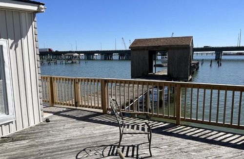 Willoughby Spit Apartamento | Boat House Studio - Water Front Pets WiFi Smart TV apts