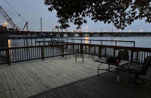 Willoughby Spit Apartamento | Boat House Studio - Water Front Pets WiFi Smart TV apts