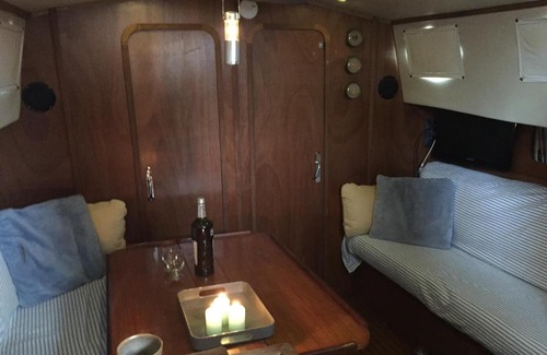 Naturist Village Alquiler De Eote | Boat in Cap d'Agde