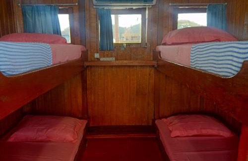 Labuan Bajo Alquiler De Eote | Boat Open Trip Komodo 3Days 2 Nigths