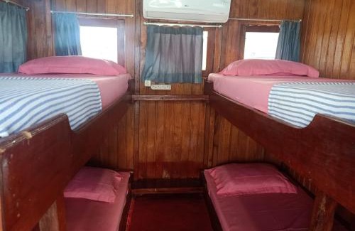 Labuan Bajo Alquiler De Eote | Boat Open Trip Komodo 3Days 2 Nigths