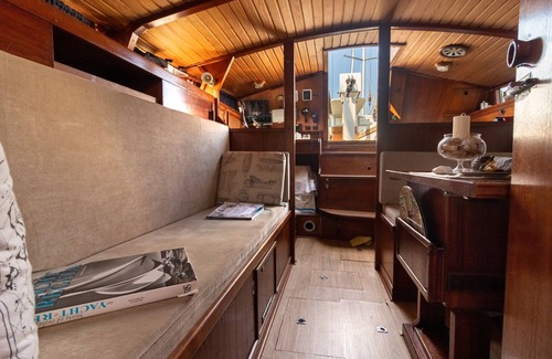 Bari Alquiler De Eote | Barco "Quo Vadis Yacht" con vistas al mar, terraza privada y Wi-Fi