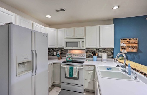 Camdenton Condominio | Boat Ramp, Dock & Slip: Step-Free Camdenton Condo!
