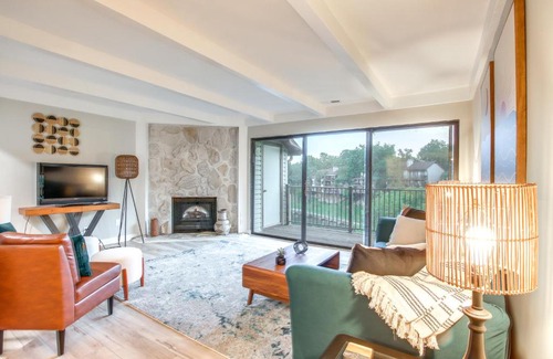 Village of Four Seasons Apartamento | Boat Slip and Pool Access Lake of the Ozarks Condo