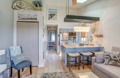 Oak Harbor Condominio | Boat Slip & Pool Access: Oak Harbor Haven!