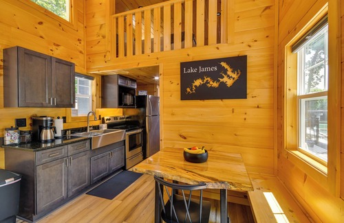 Nebo Cabaña | Boat Slip & Smokeless Fire Pit: Lake James Cottage