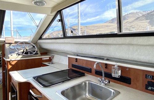 Chelan Alquiler De Eote | Boat Stay on Lake Chelan: Clubhouse, Small Dog, Propane Grill