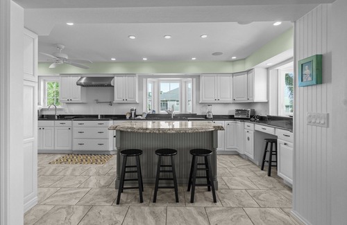 Bokeelia Casa | Boater's Dream Nestled On a Wide Gulf Access Canal - Bokeelia Breeze